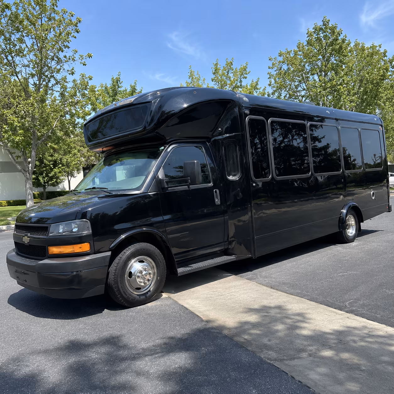 alameda 15 passenger party bus