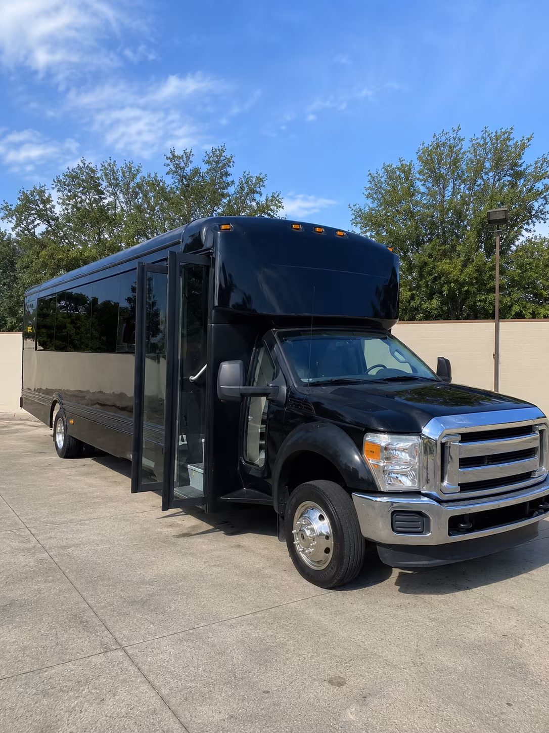 alameda 20 passenger party bus