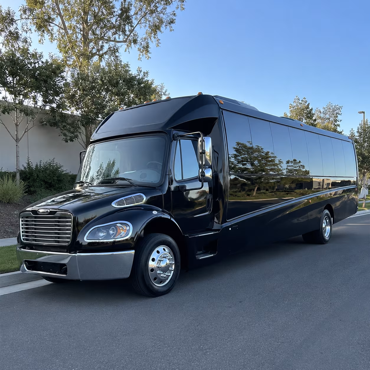 alameda 28 passenger minibus