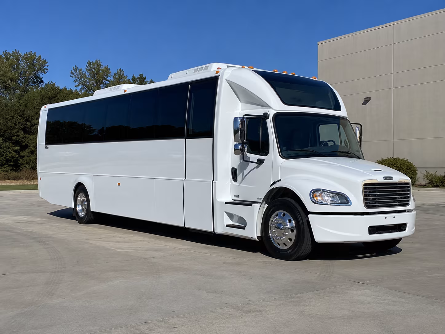 alameda 28 passenger party bus