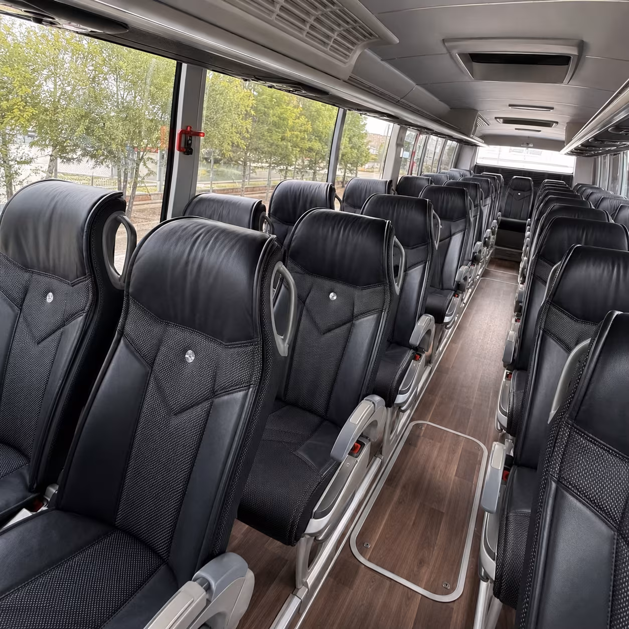 find the perfect transportation for your next airport transfer 4